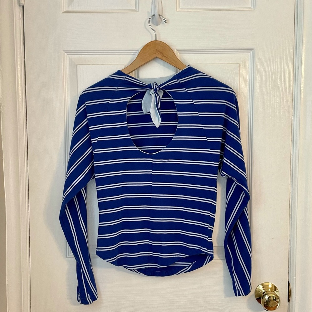 Free People Women's Blue Striped Ardmore Long Sleeve Tie Back Top Size XSmall - Picture 4 of 5